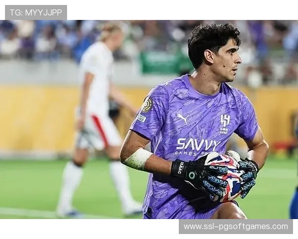 门将布努因非洲足联颁奖归队较晚,但利雅得新月全员训练状态良好 门将布努因非洲足联颁奖归队较晚,但利雅得新月全员训练状态良好